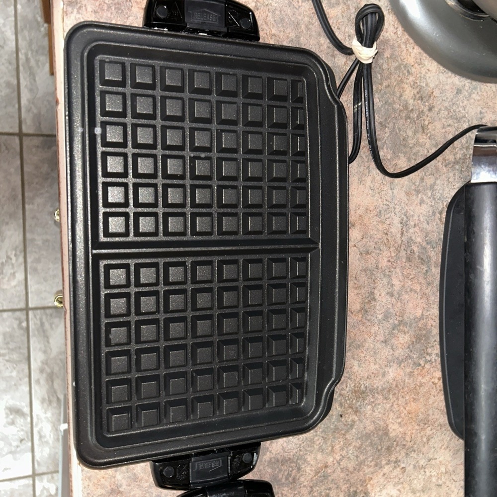 George Foreman GRP90WGPQ The Next Grilleration Machine w3 Interchangeable Plates - Picture 5 of 6